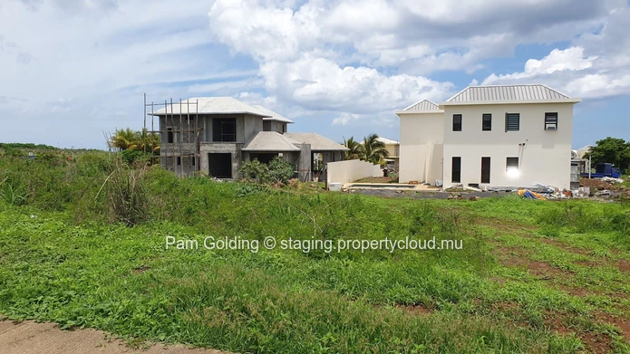Plot of land for sale in gated estate