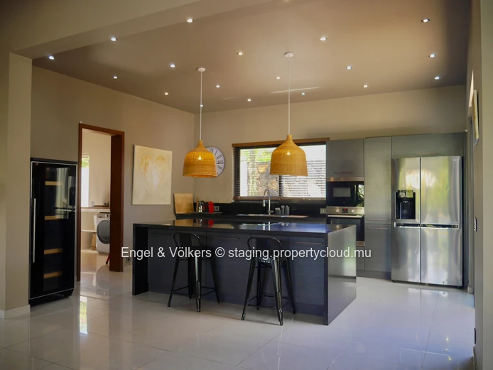 5-Bedrooms Modern Tropical & Balinese-Inspired Villa in Prime Grand Baie Location