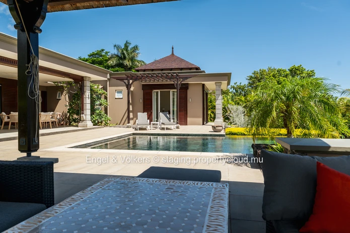 Contemporary Single Storey Villa with Sunset Views