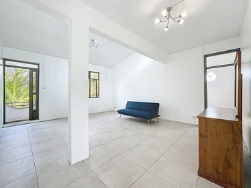 6 Bedroom House