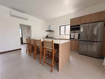 4 Bedroom Villa
