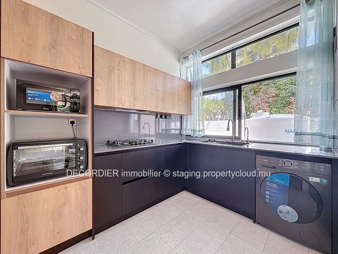 Propriété avec 4 appartements