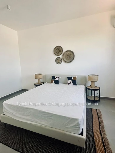 Modern Penthouse with Rooftop Terrace and Pool – Pereybere