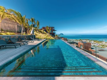 5 Bedroom Villa