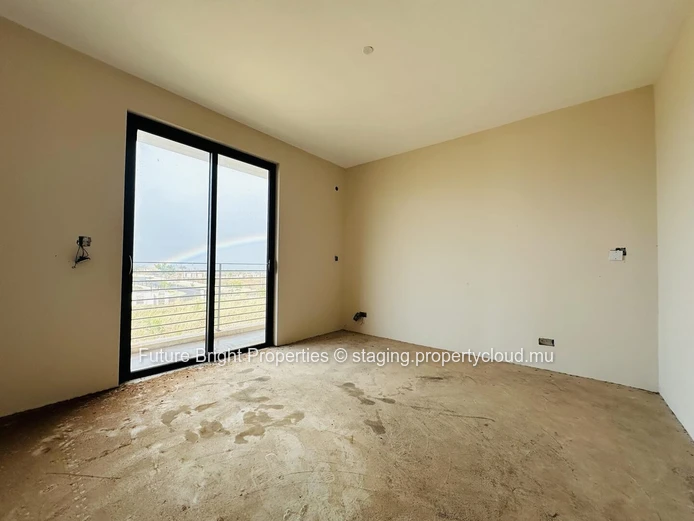 House for Sale on the West Coast (Green Creek) – Great Potential to Personalize