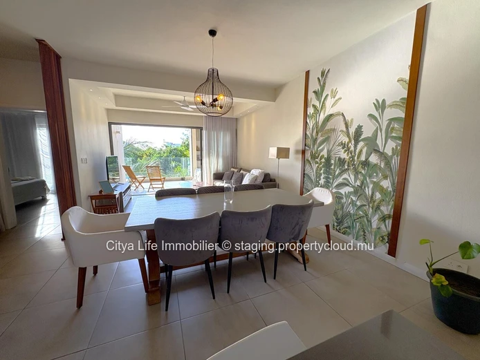 REZ+2 à vendre à Pereybere, 105m², 2 chambres, piscine commune, terrain en pleine propriété, parking, chauffe-eau sol...