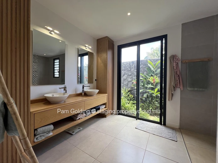 Private 3-Bedroom Villa in Akasha, Cap Tamarin – Pool, Garden & Family-Friendly Living