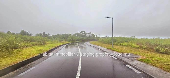 Magnifique terrain de 439 toises situé dans le lotissement privé 