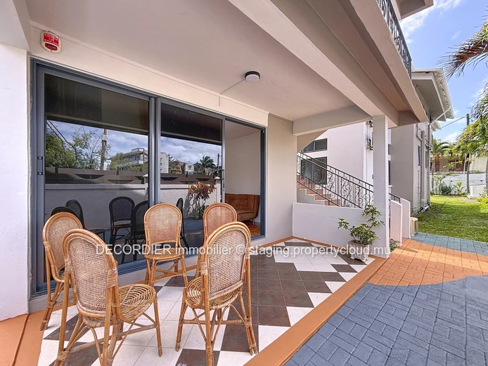 Propriété avec 4 appartements