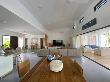 4 Bedroom Villa