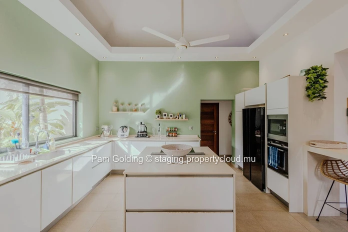 4-Bedroom Villa in Grand Baie - Elegant and Secure Living 