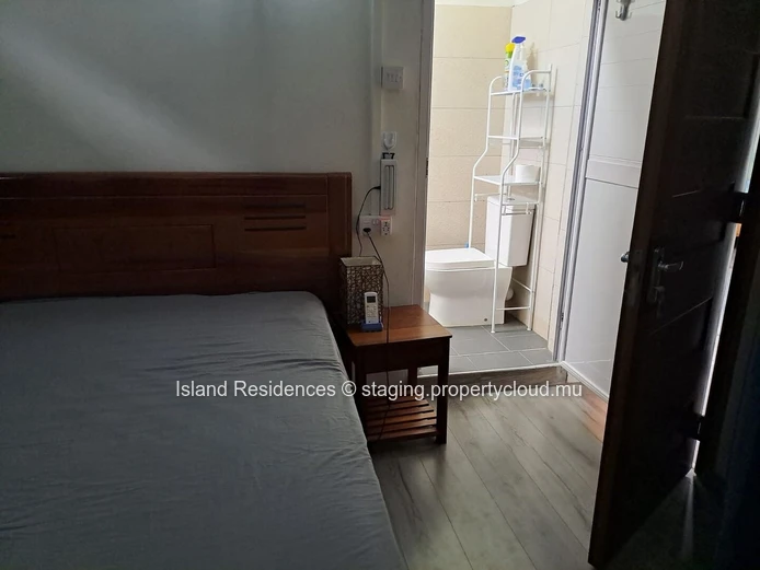 Recent fully furnished house with 3 bedrooms, pool and carport