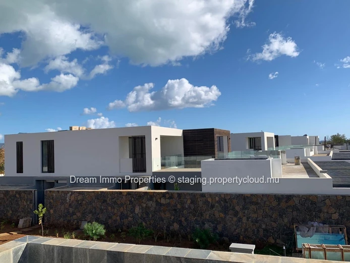 Top Duplex Neufs Avec Acces Plage – Sublime Vue Mer A Riviere Noire – Ile Maurice