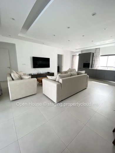 Villa meublée à louer à Péreybère, 162m², 3 chambres en suite, piscine privée, jardin, panneaux solaires, citerne d'e...