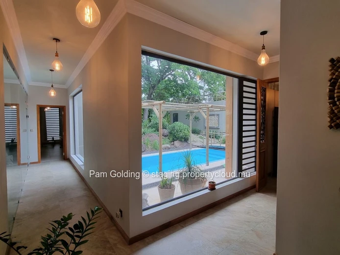 Modern thinking house for sale!