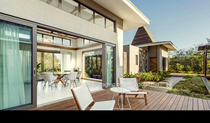Sumptuous Balinese style villa for sale in Balaclava  
