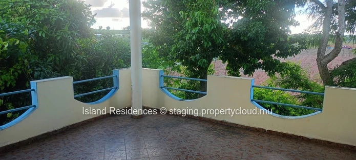 Cottage -  large furnished family house with 4 bedrooms, set in a tropical garden and close to Ecole du Nord/Northfield
