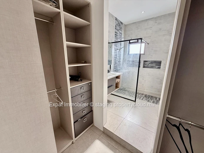 À vendre – Penthouse moderne avec rooftop et piscine privée à Péreybère