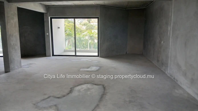 For Rent – Office Space with Terrace in Prime Location
