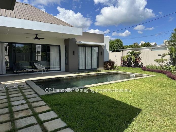 Maison à vendre à Cap Malheureux, Grand Baie, 178m², terrain de 388m², 3 chambres, piscine privée, proche commodités....