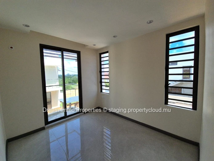 Villa Neuve De 4 Chambres Bien Située A Pereybere – Ile Maurice