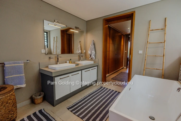 Exceptional Villa for Sale at Azuri Golf Estate