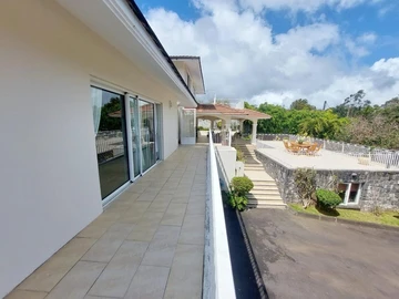 6 Bedroom House