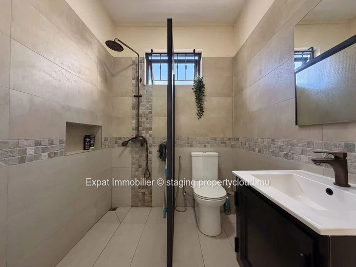 1-Bedroom Studio for Rent – Grand Baie, Walking Distance to Super U