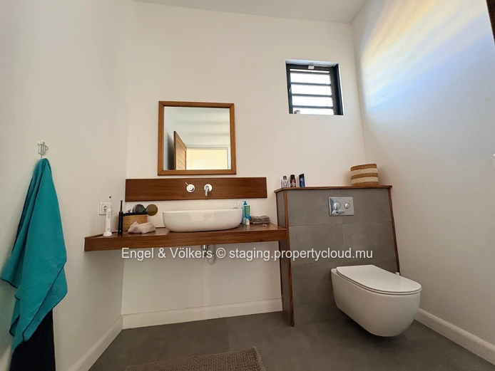 FOR RENT - Architect-designed house in Flic en Flac