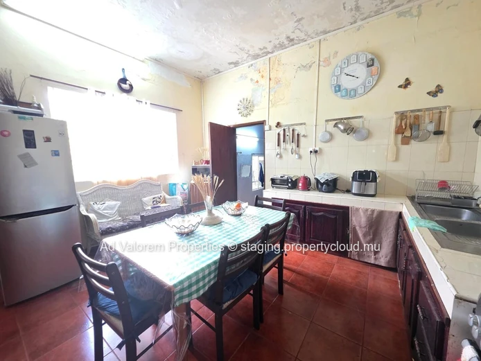 À VENDRE – Maison de plain-pied 210 m² avec grand terrain (773 m²)