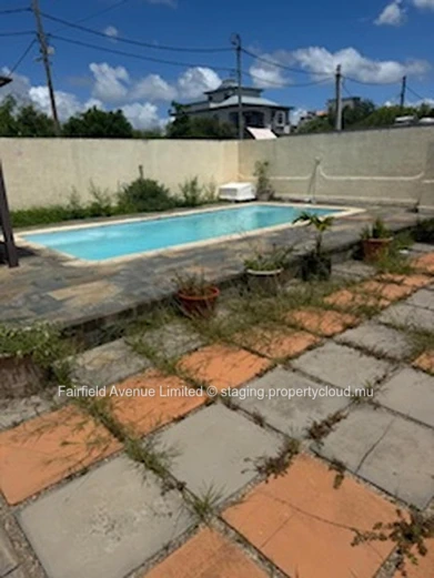 Luxurious Furnished Apartment with Communal Pool in Mon Choisy 