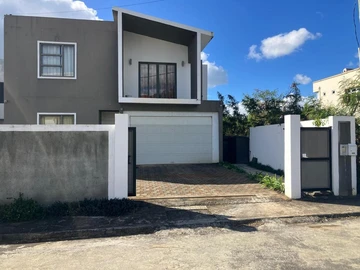 6 Bedroom House