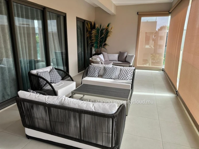 Luxury Penthouse with Sea Views & Rooftop terrace pool.