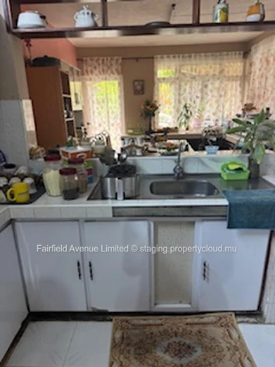 "Prime Commercial Space in Petit Verger, Moka - 300m², Mountain Views, Parking, Close to Amenities - Priced at Rs 15M"