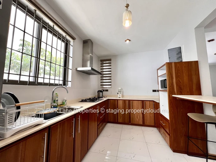 Duplex contemporain à Quatre Bornes – Calme, confort et luminosité