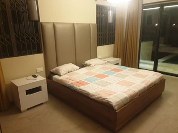 6 Bedroom House