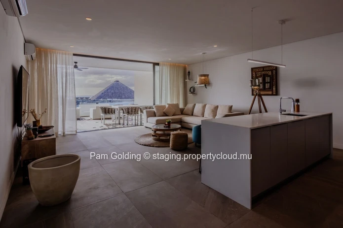 Vivez l'expérience d'être propriétaire de votre propre maison avec vue sur la mer. (Mandat exclusif)