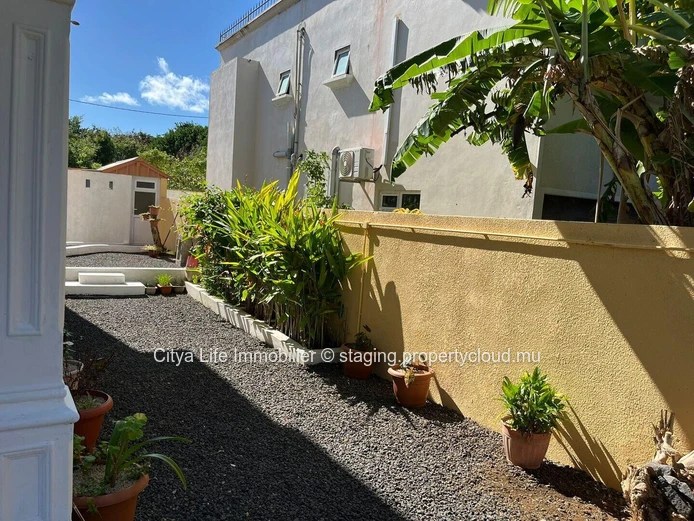 Stunning House in a Peaceful and Sought-After Gated Community