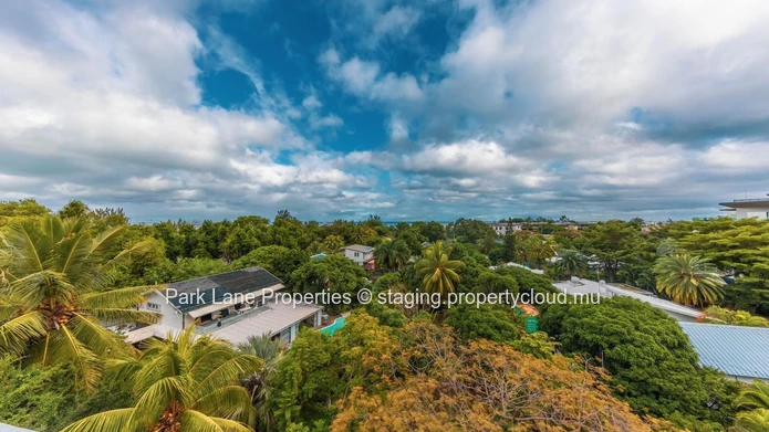 Commercial space ideally situated in the heart of Black River