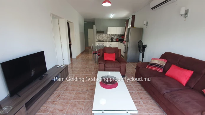 Small complex with good investment opportunity. (Sole Mandate)