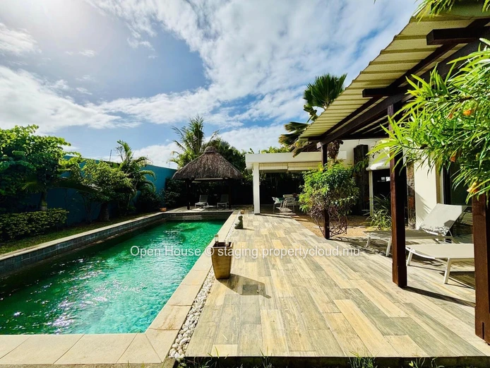 RES VILLA for sale in Grand Baie# Exclusive estate # 3 bedrooms, 2 en suite, private pool. Accessible to foreigners.