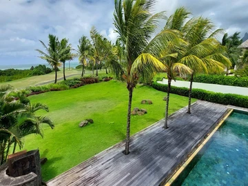 5 Bedroom Villa