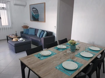 6 Bedroom Apartment