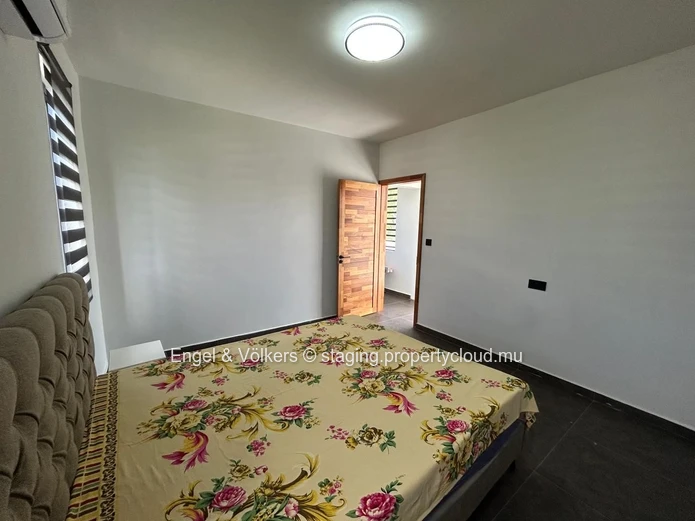 Modern 4-Bedroom House for Rent in Cap Malheureux – Private Pool & Rooftop Terrace