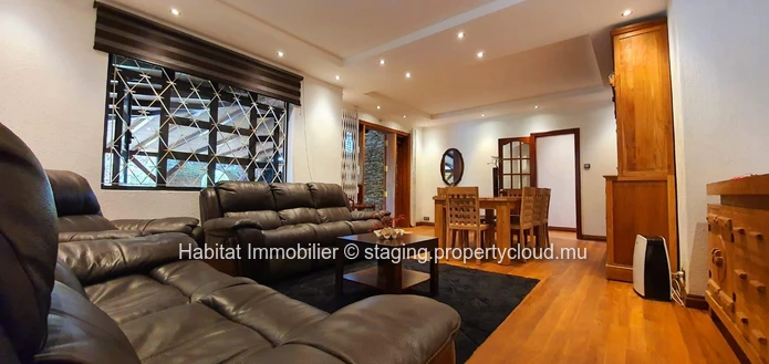 FOR SALE - Beautiful single storey villa of 475 m2 furnished and equipped with neat finishes on a land of 454 toises ...