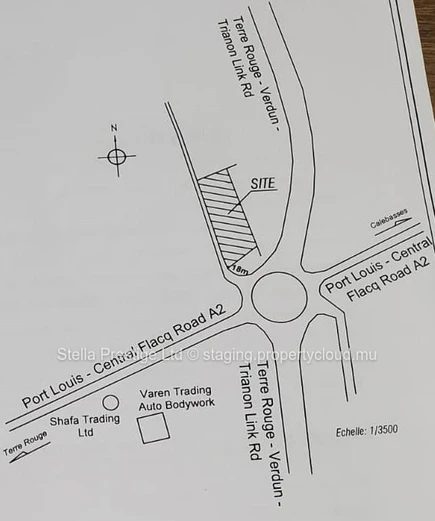 Excellent Emplacement Le Long de l'Autoroute et Visibilité Maximale Pour Votre Prochaine Activité Commerciale !