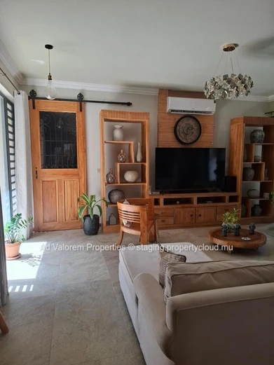 House for sale in Black River-A Haven of Peace.
