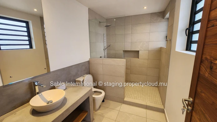 Luxury Golf Villa with Private Pool in Roches Noires! Fully furnished. 