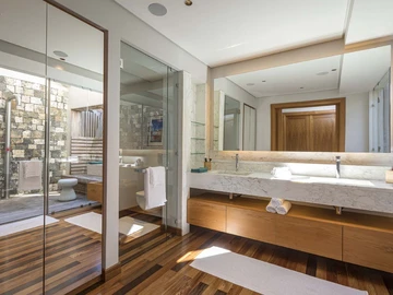 5 Bedroom Villa
