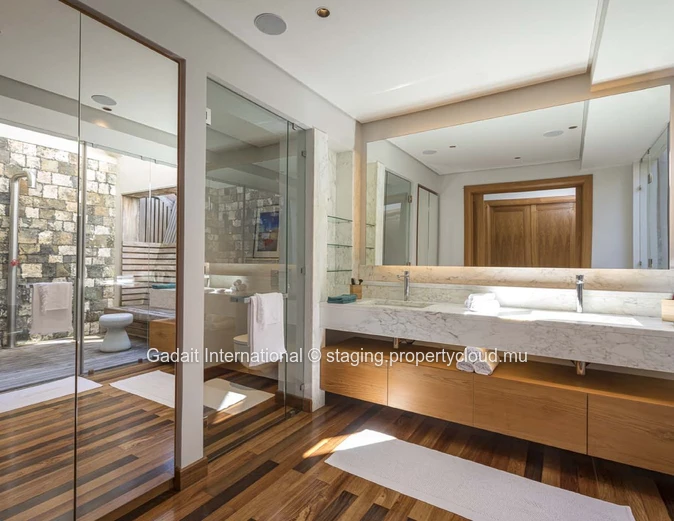 Invest in this superb luxury villa with golf and sea views in eastern Mauritius
